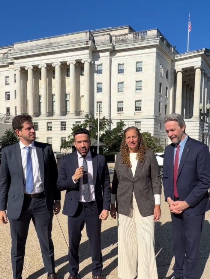 Comitiva &eacute; composta por Pedro Uczai, Jandira Feghali, Andr&eacute; Janones e Pedro Campos 