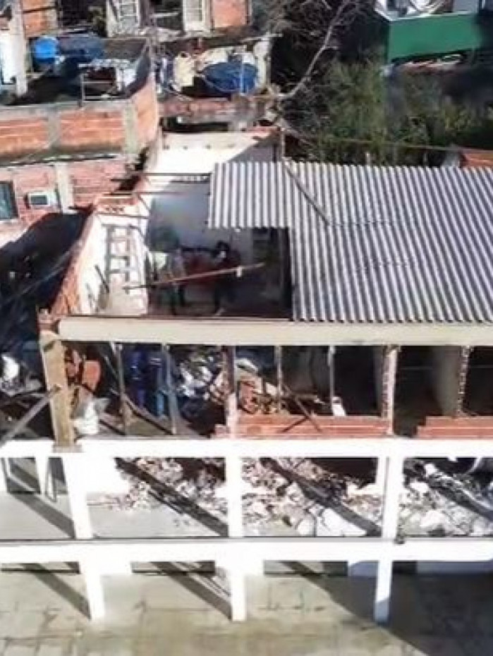 Prédio contava com quatro andares e vista para o mar