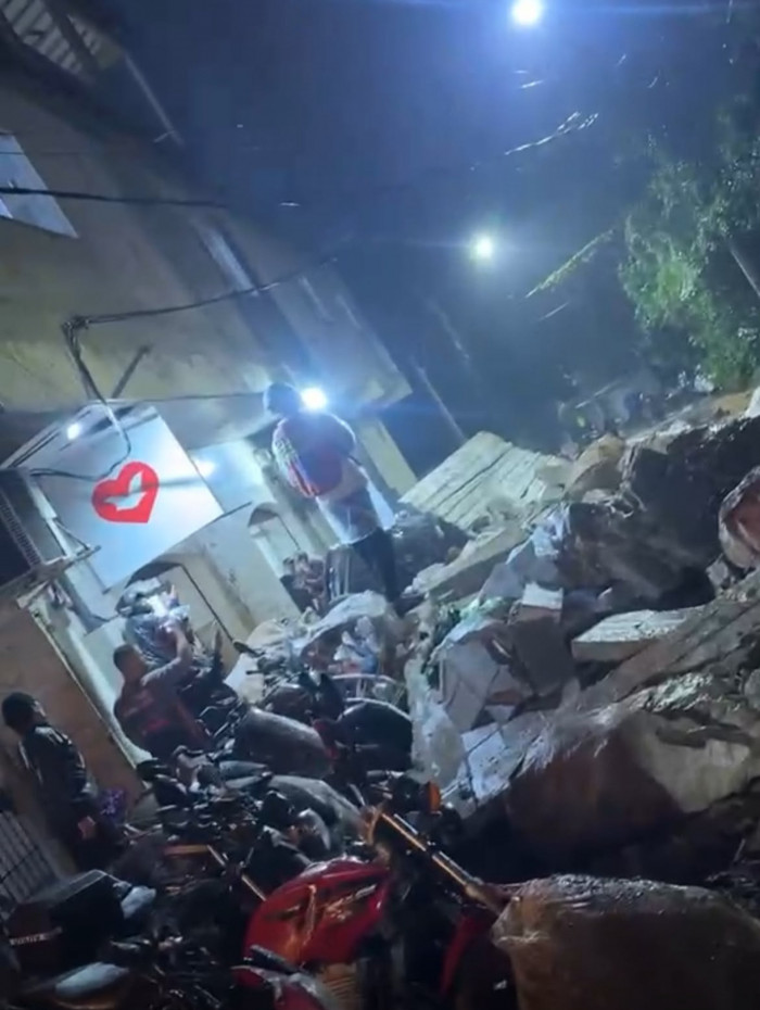 Rua na Rocinha ficou completamente destru&iacute;da 