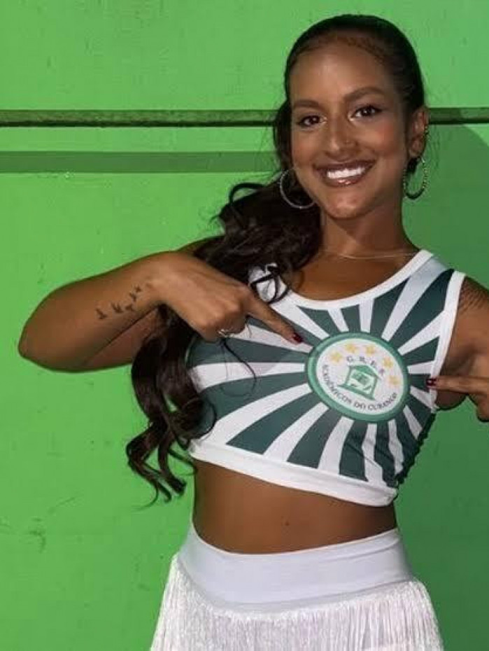 Passista da Acad&ecirc;micos do Cubango Marielly da Silva de Oliveira, de 25 anos