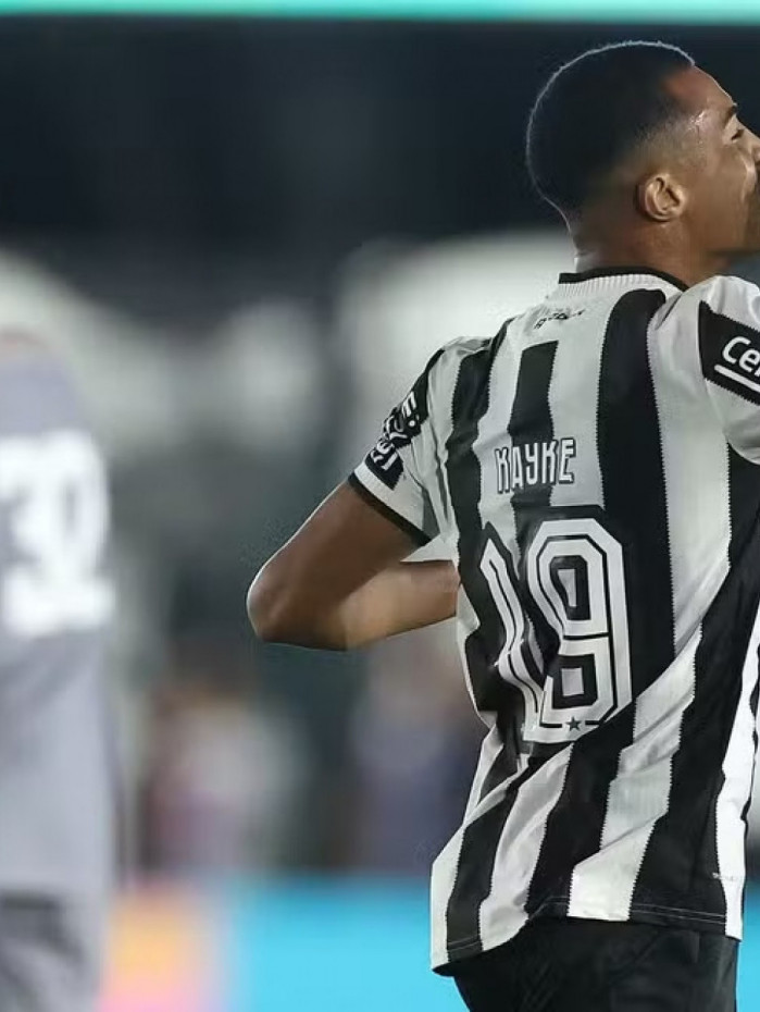Kayke em a&ccedil;&atilde;o no Botafogo