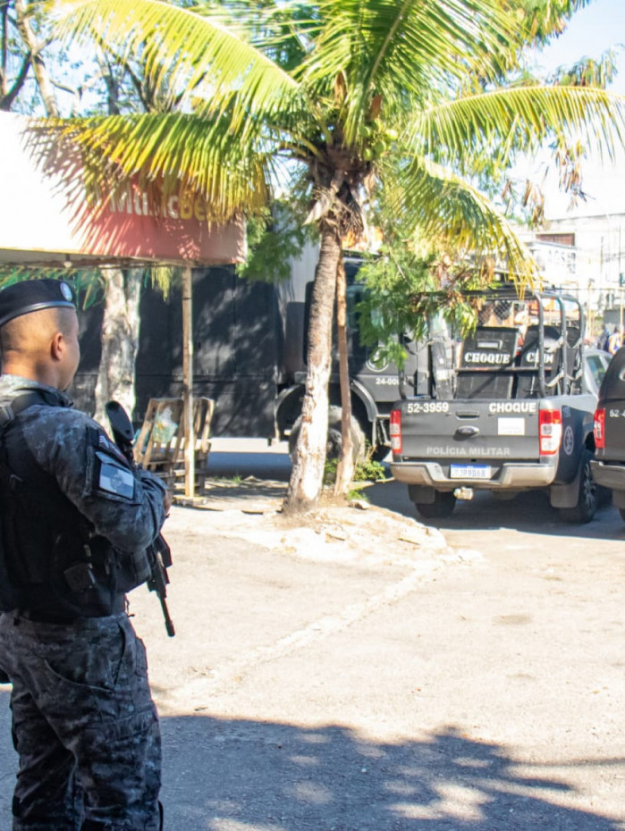 Pol&iacute;cia Militar realiza a&ccedil;&atilde;o na Gard&ecirc;nia Azul, Zona Sudoeste do Rio