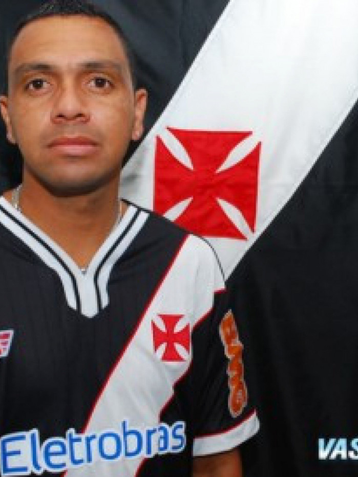 Leandro Azevedo atuou no Vasco em 2011, quando foi campe&atilde;o da Copa do Brasil