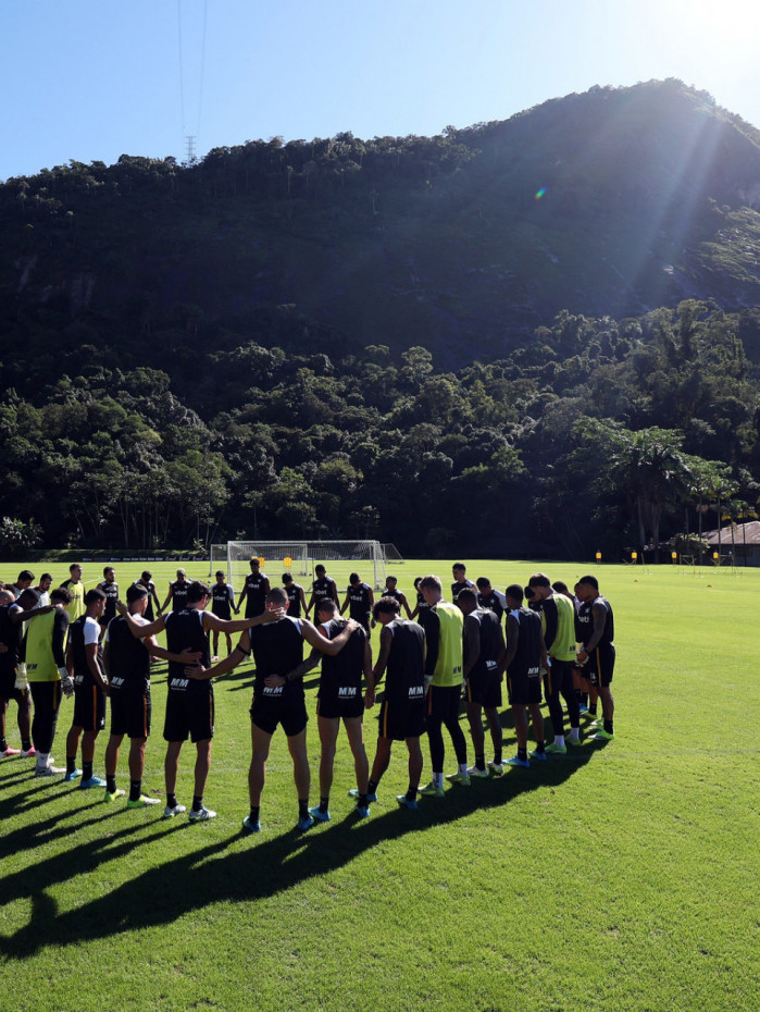 Botafogo consegue quitar d&iacute;vida com jogadores do elenco com entrada de dinheiro de investidor