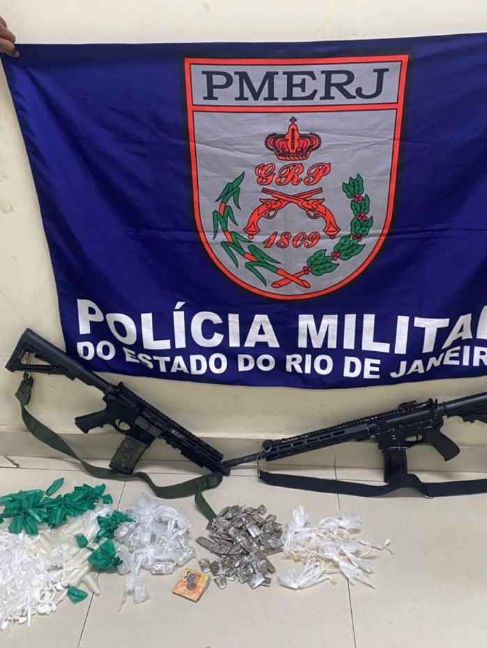 Fuzis s&atilde;o apreendidos em Belford Roxo