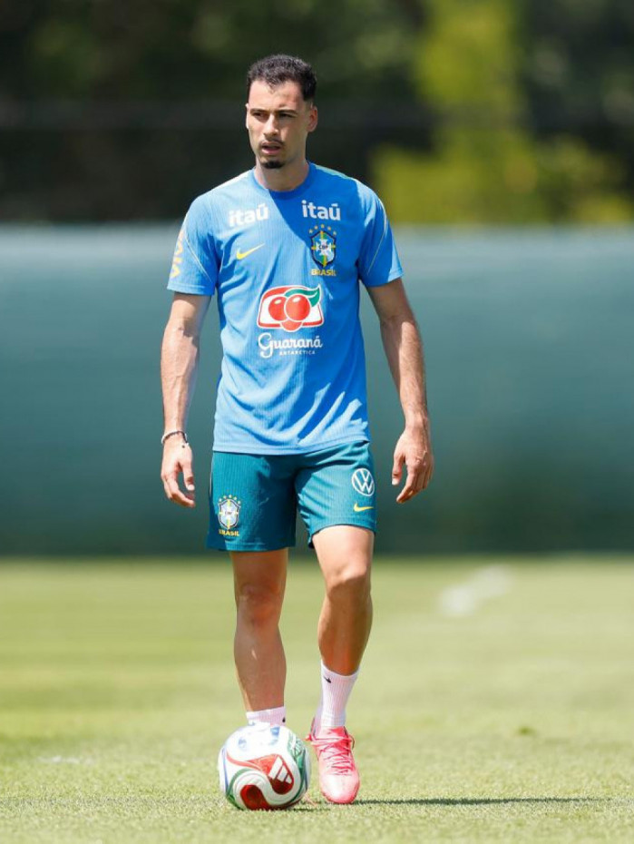 Gabriel Martinelli em treino da sele&ccedil;&atilde;o brasileira