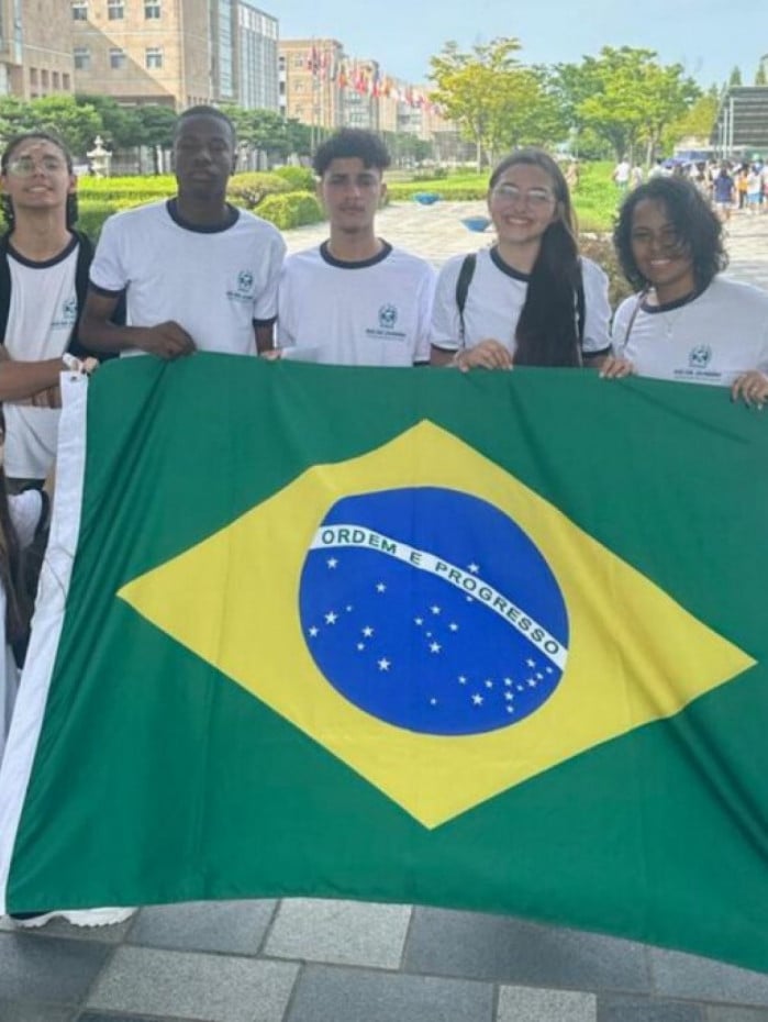 Alunos de projeto v&atilde;o participar da Olimp&iacute;ada Internacional de Matem&aacute;tica
