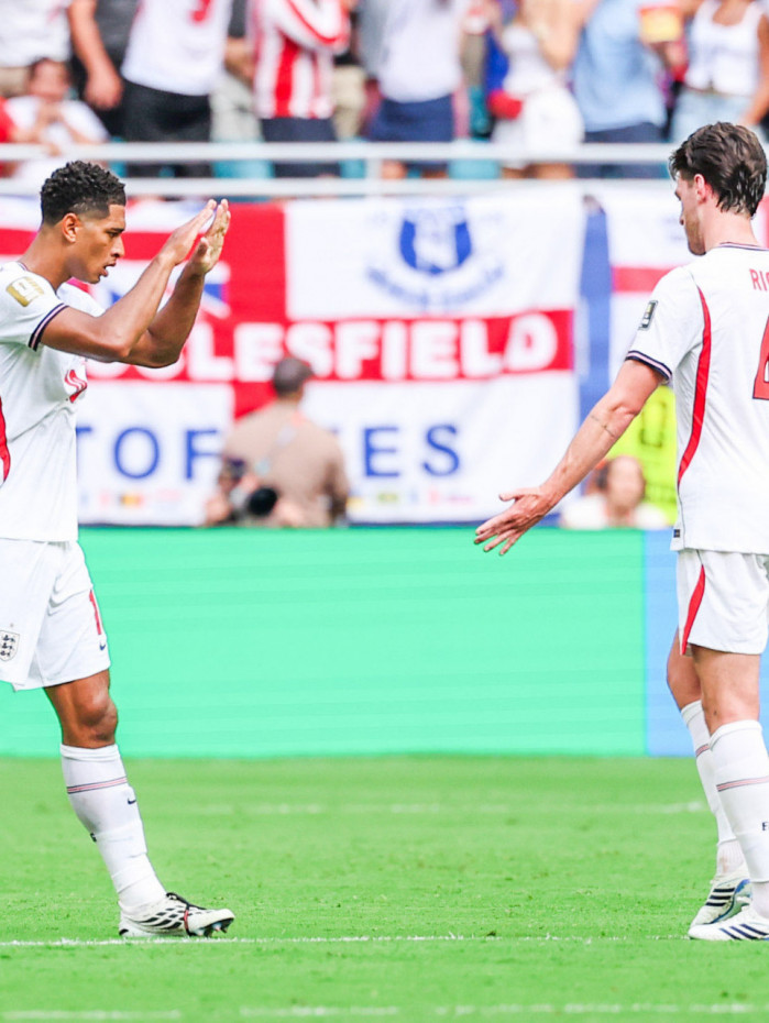 Jude Bellingham comemora o gol 