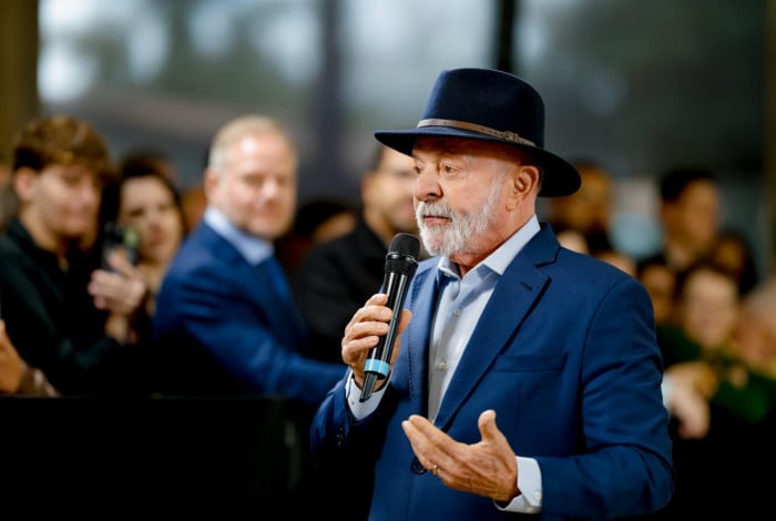 Lula esperava que mais jogadores voltassem no avi&atilde;o da CBF