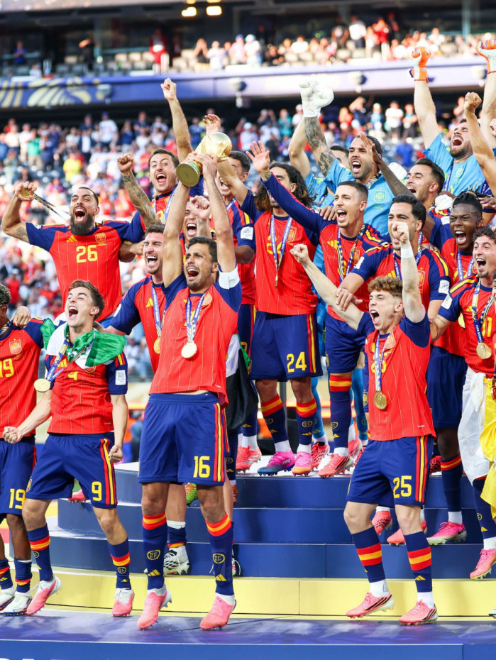 A Espanha se sagrou campe&atilde;o mundial ap&oacute;s vencer a Argentina por 1 a 0 na final da Copa do Mundo neste domingo (19), com gol de Ferran Torres