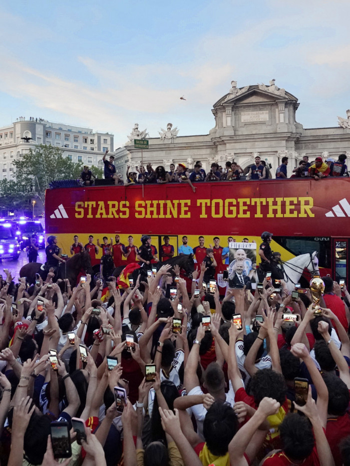 Desfile da sele&ccedil;&atilde;o espanhola em Madri