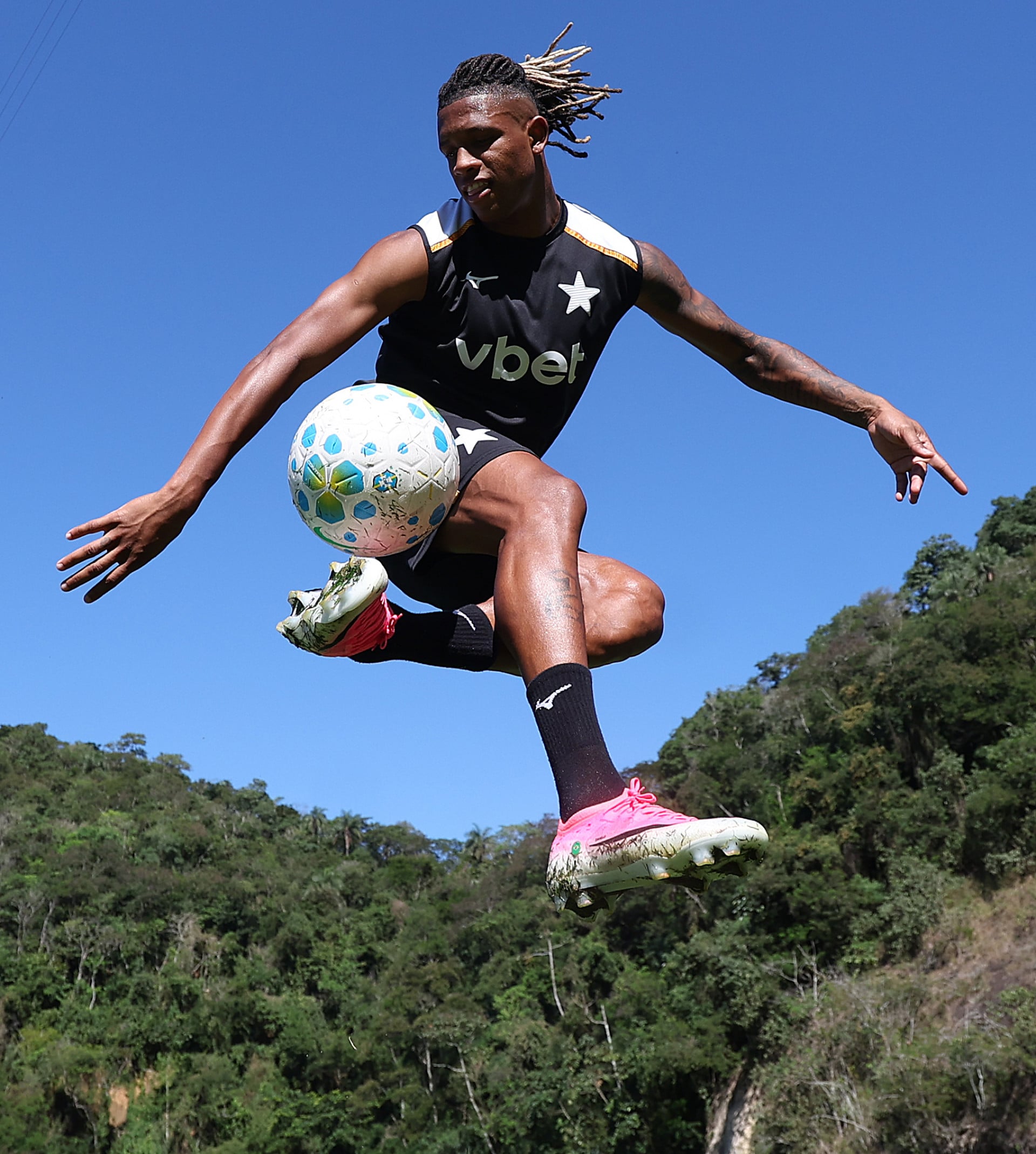 Se escalar Danilo hoje, o Botafogo tira (de letra) o Palmeiras da disputa para contratar o jogador