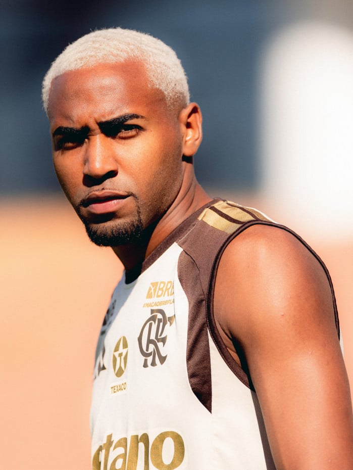Lorran em treino do Flamengo