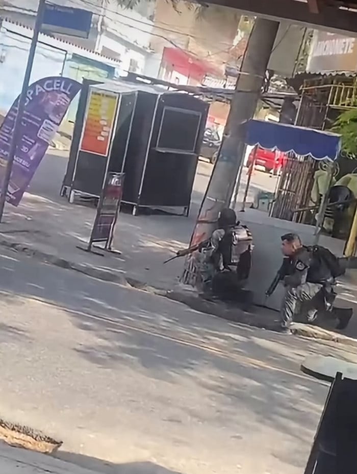 Troca de tiros entre Policiais Militares e criminosos assustam moradores em Olaria 