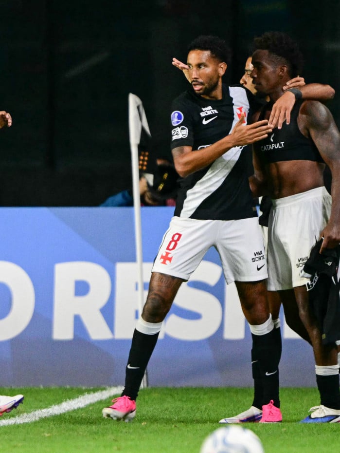 Thiago Mendes salvou mais uma atua&ccedil;&atilde;o meia-boca do Gigante da Colina com Pedro Emanuel