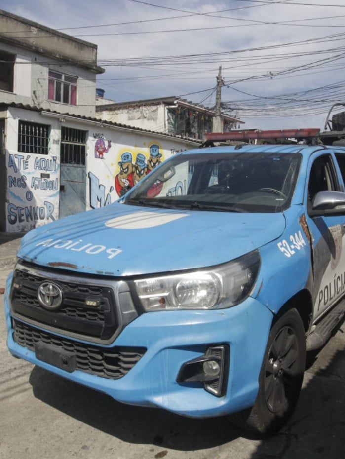 Pol&iacute;cia Militar removeu nove toneladas de barricadas durante a&ccedil;&atilde;o no Morro do Fub&aacute;, em Campinho