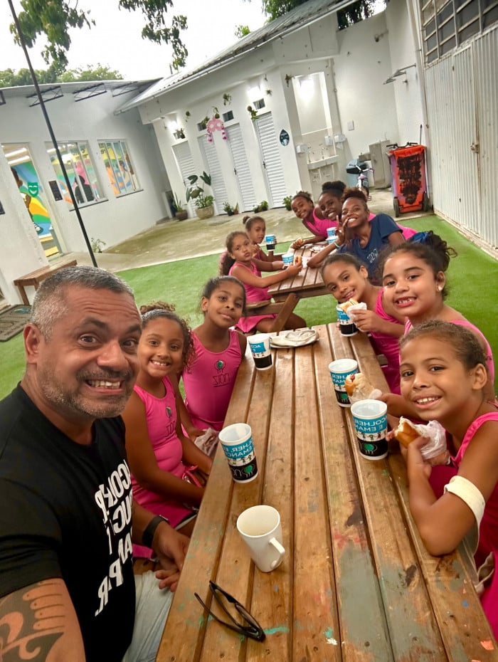 Andr&eacute; Melo fundou a N&oacute;iz, que tem uma sede pr&oacute;pria e atende cerca de 250 crian&ccedil;as inscritas