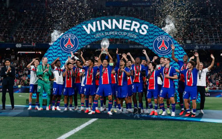PSG vence Aston Villa e conquista a Supercopa