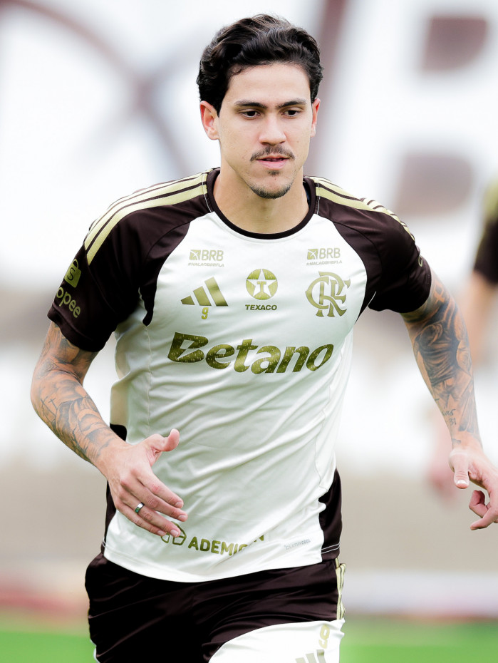 Recem-chegado &agrave; &eacute;poca, Pedro fez o segundo gol do Meng&atilde;o no empate por 2 a 2, pelo jogo de ida da Recopa