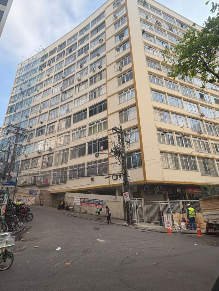 Equipes da Naturgy atuam na Rua S&aacute; Ferreira, em Copacabana, ap&oacute;s explos&atilde;o em pr&eacute;dio residencial
