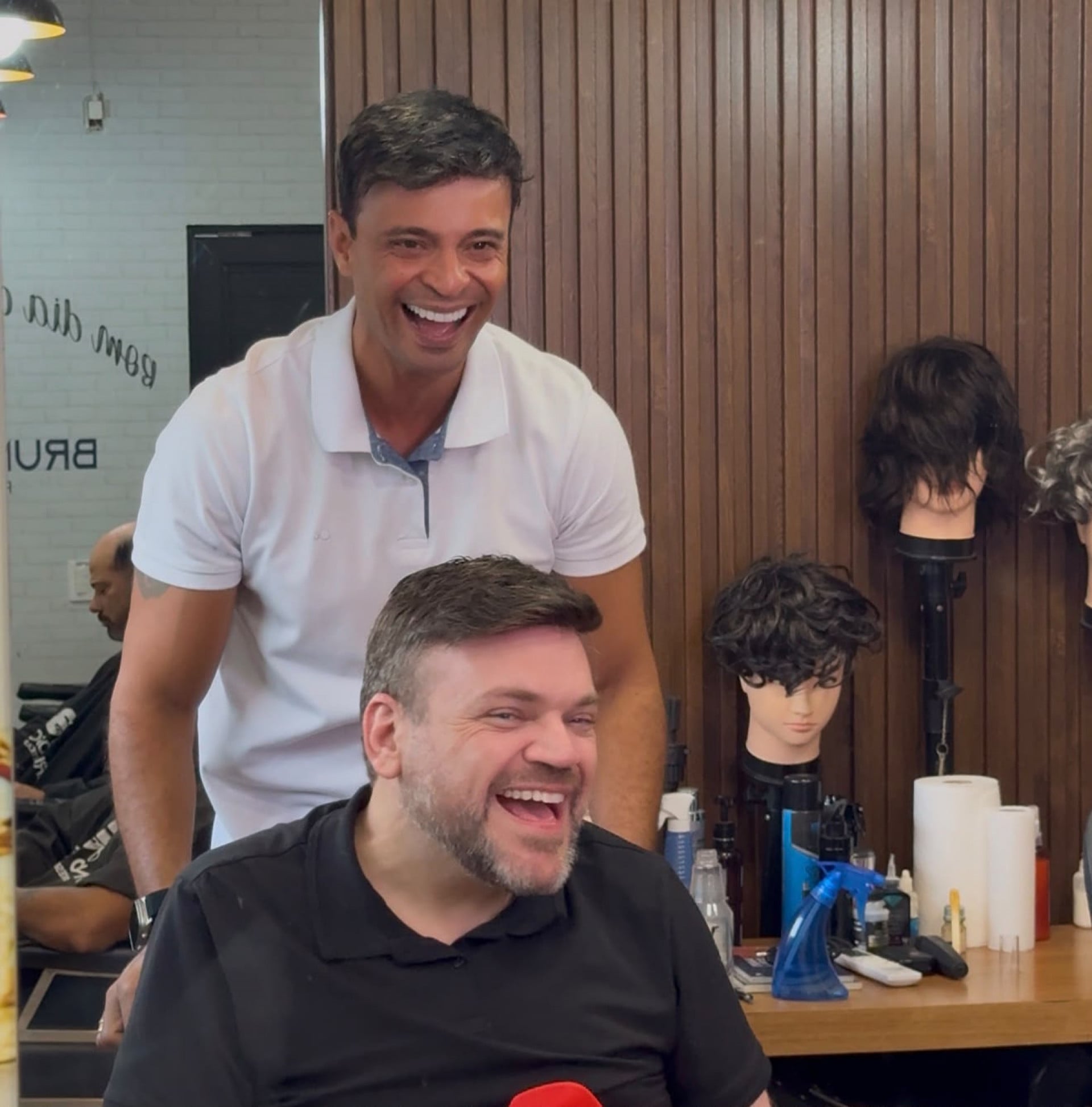 Preparação para o modelo ideal e o resultado: prótese tem conquistado homens de diferentes idades