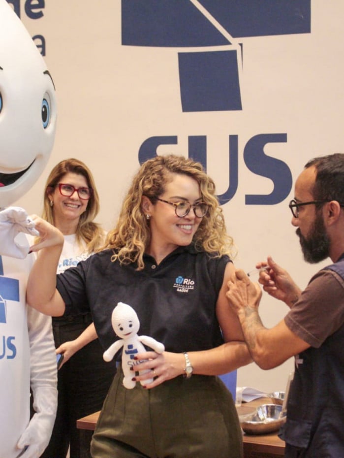 Super Centro Carioca de Vacina&ccedil;&atilde;o, em Botafogo, na Zona Sul, recebe Dia D de Vacina&ccedil;&atilde;o