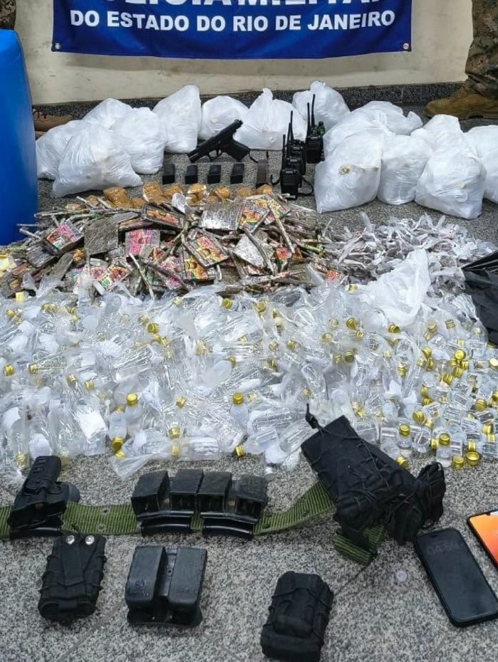 Drogas foram apreendidas em opera&ccedil;&atilde;o na Cidade de Deus