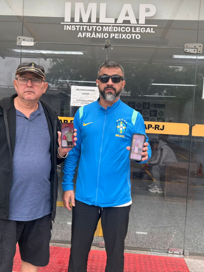 Pai e tio de Pedro estiveram no IML nesta sexta para realizar a libera&ccedil;&atilde;o do corpo