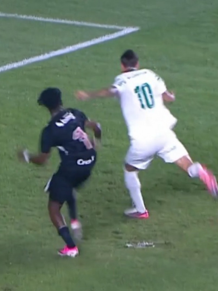 Erick Belé, camisa 10, marcou o gol da vitória do Palmeiras na Colina