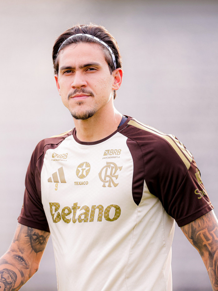 Convocado, Pedro retornou dos compromissos da Seleção e deve ser escalado como titular contra o Santos