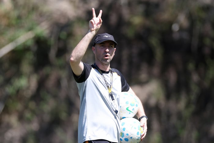Rodrigo Bell&atilde;o tem duas derrotas e uma vit&oacute;ria em tr&ecirc;s jogos desde a demiss&atilde;o de Franclim Carvalho
