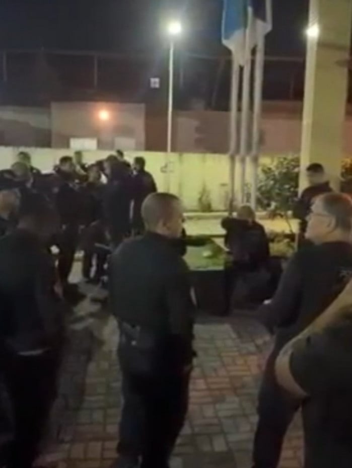 Opera&ccedil;&atilde;o &eacute; realizada pela 65&ordf; DP (Mag&eacute;), com apoio de outras unidades da Baixada