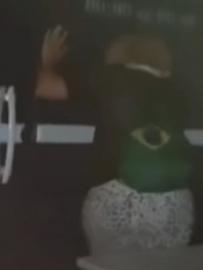 Mulheres ficaram presas em lavanderia na Rua do Rezende, no Centro