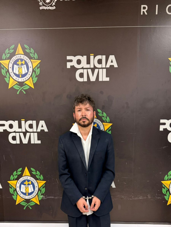 Elton Fr&ocirc;fe foi preso ap&oacute;s ser gravado se masturbando em um coletivo