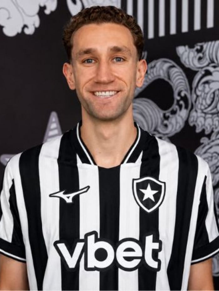 Arthur Chaves &eacute; o novo zagueiro do Botafogo