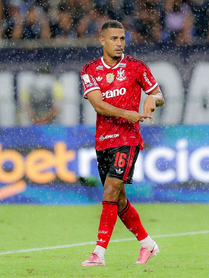Samuel Lino vive a sua melhor fase pelo Flamengo
