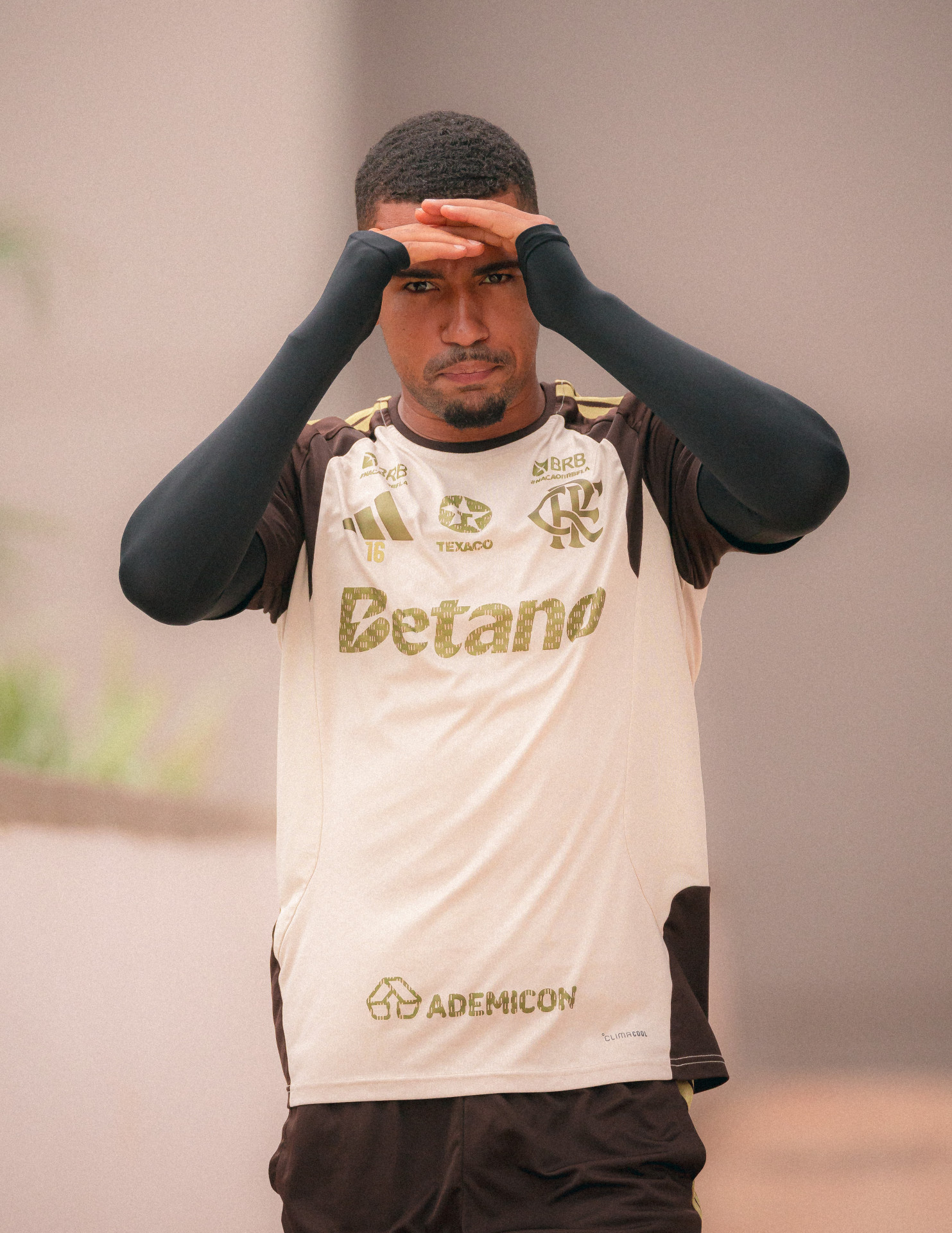 Com boas atuações nos últimos jogos, Lino já se colocou à disposição durante a ausência de Arrascaeta