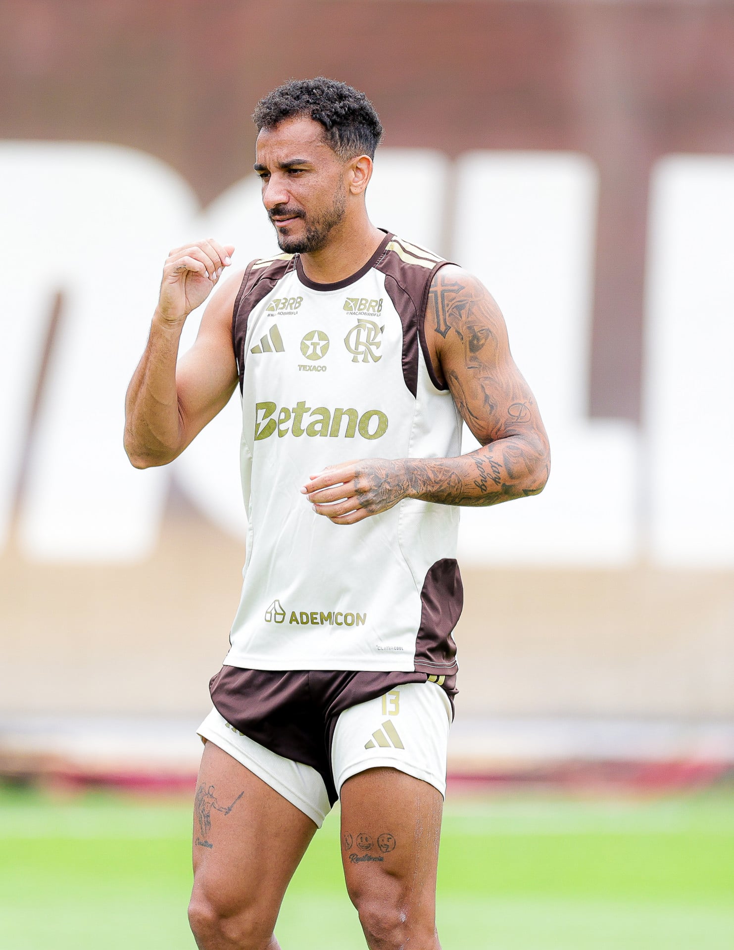 Danilo irá desfalcar o Flamengo nessa reta final de temporada