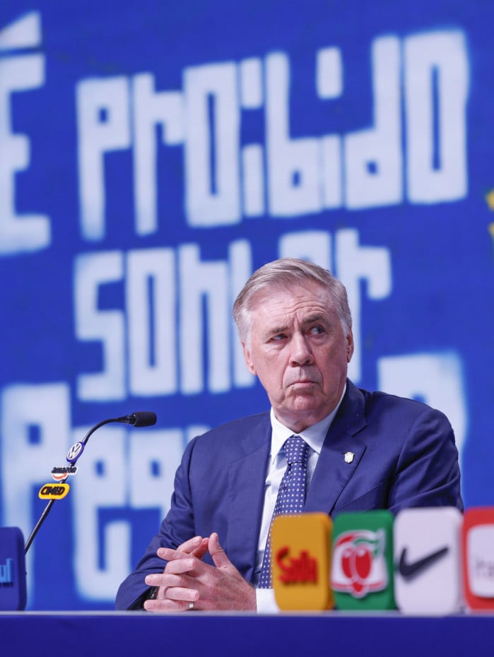 Carlo Ancelotti iniciou pela primeira vez um ciclo de Copa do Mundo no comando da seleção brasileira