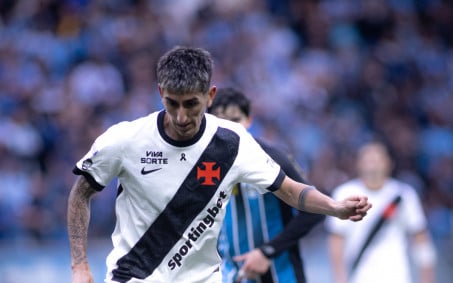 Lescano estreia com assistência pelo Vasco e elogia elenco