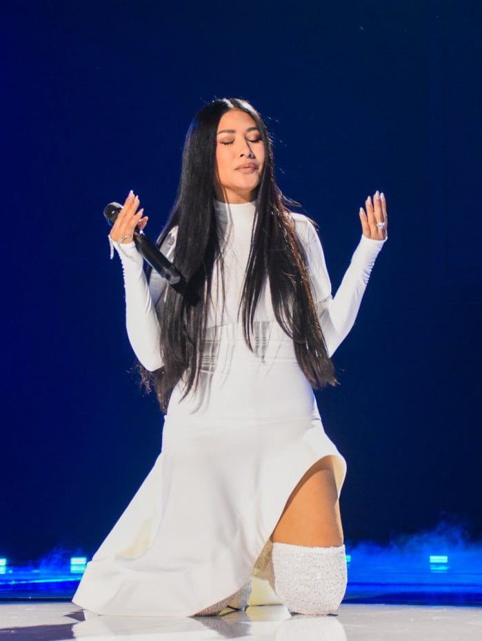 Simaria voltou aos palcos ap&oacute;s quatro anos afastada da rotina de shows e viveu momentos de emo&ccedil;&atilde;o antes e durante a apresenta&ccedil;&atilde;o