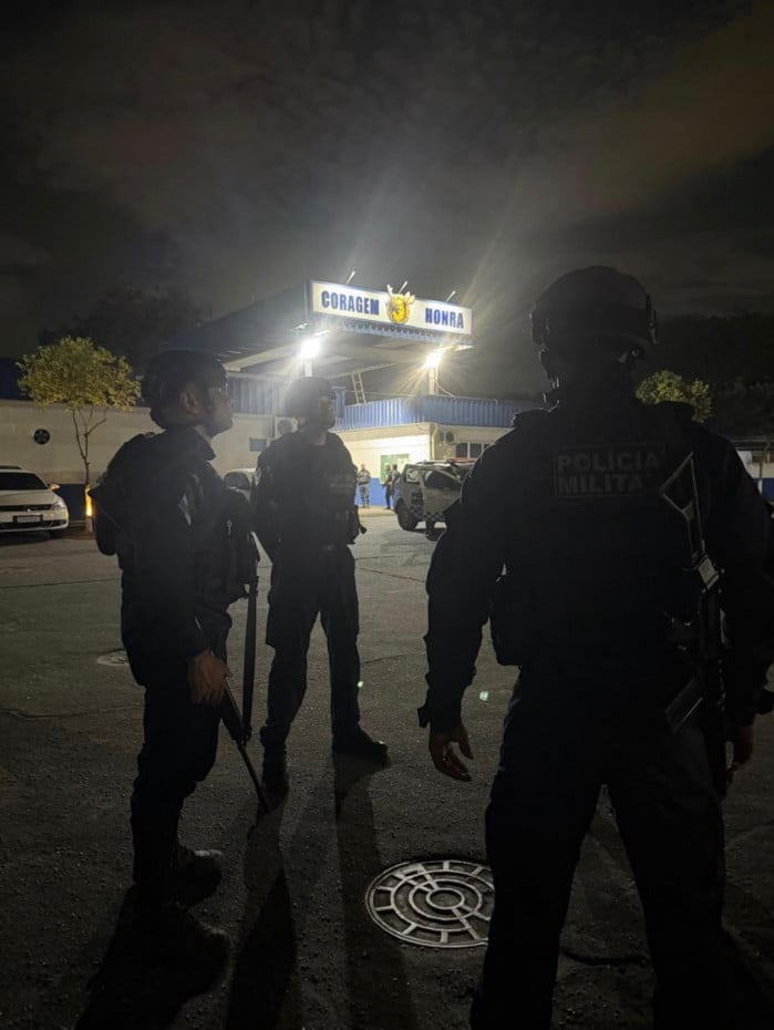 Agentes do 41&ordm; BPM (Iraj&aacute;) se preparam para a opera&ccedil;&atilde;o no Complexo da Pedreira