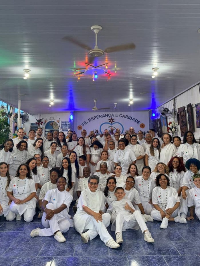 Na tradi&ccedil;&atilde;o do terreiro, santos Cosme e Dami&atilde;o s&atilde;o associados ao orix&aacute; Ibeji
