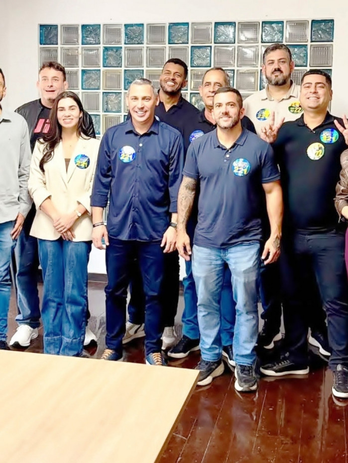 Prefeito de Carapebus participa de encontro com vereadores e lideran&ccedil;as pol&iacute;ticas em apoio a Carlos Jordy