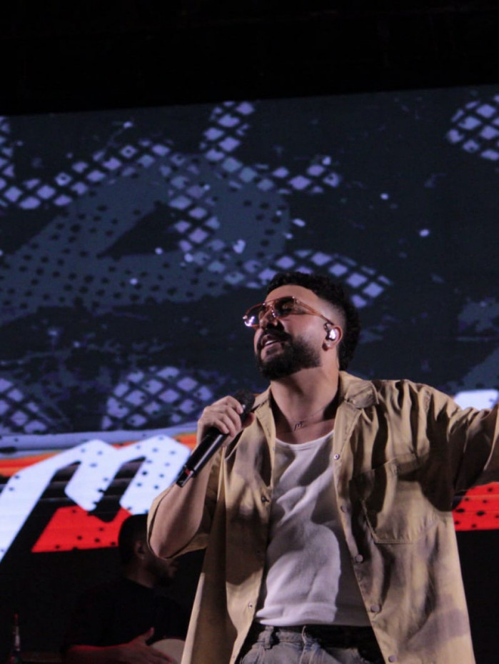 Cantor Matheusinho subiu ao palco do DAHORA Festival neste s&aacute;bado (19), no Parque Madureira