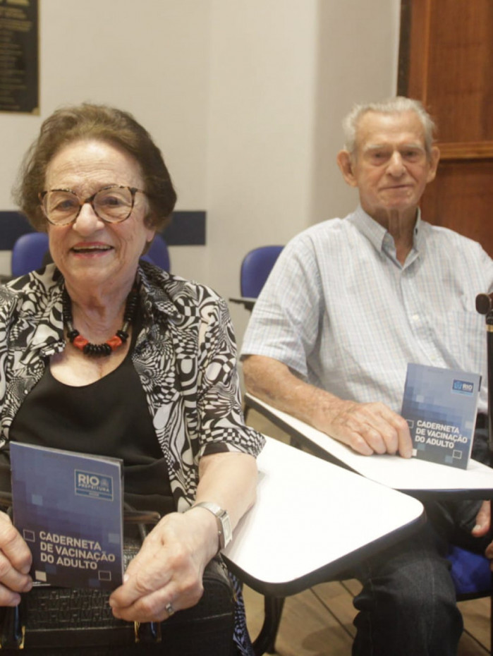 Jardilisa Frossard e o marido, William Frossard, se vacinaram nesta segunda-feira