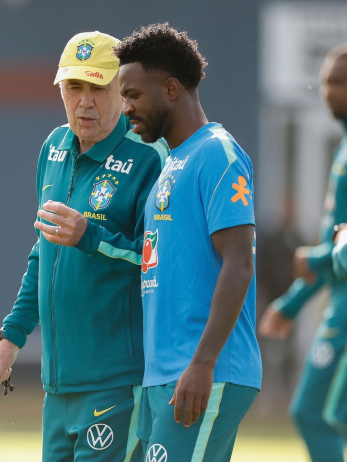 Vini Jr segue sendo pe&ccedil;a de confian&ccedil;a de Ancelotti