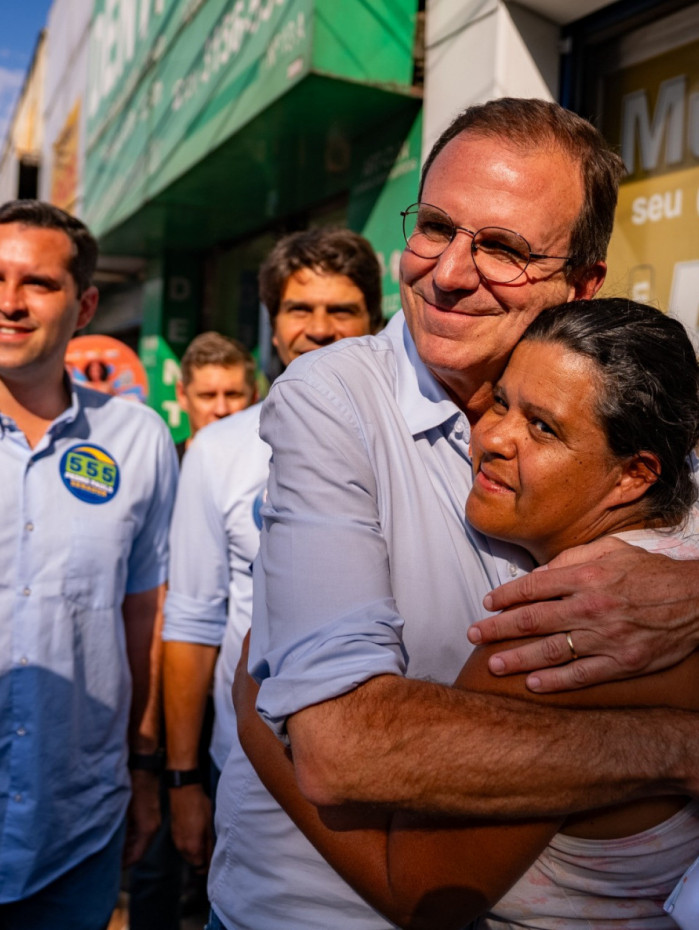 Eduardo Paes (PSD) anunciou um projeto de expans&atilde;o do sistema BRT e de reativa&ccedil;&atilde;o da linha f&eacute;rrea