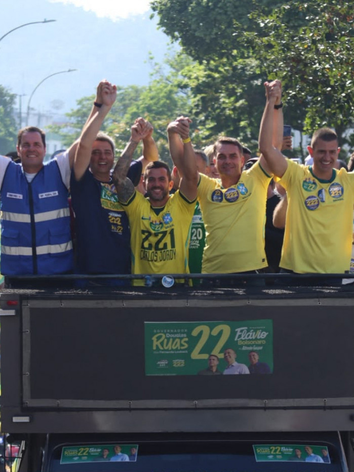 Com&iacute;cio reuniu Bolsonaro, Ruas e outros candidatos do PL neste s&aacute;bado (26)