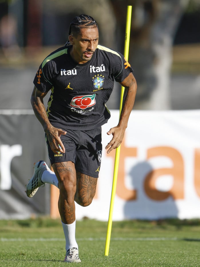 Raphinha em treino desta sexta-feira (26)